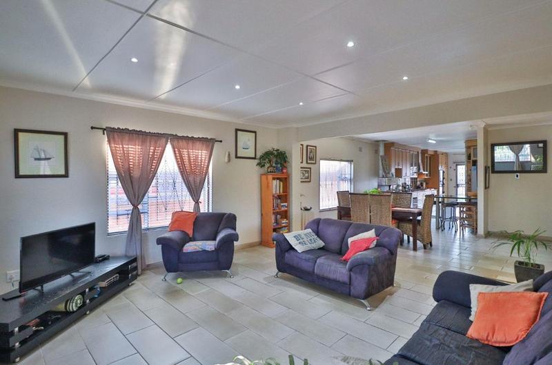 4 Bedroom Property for Sale in Heiderand Western Cape
